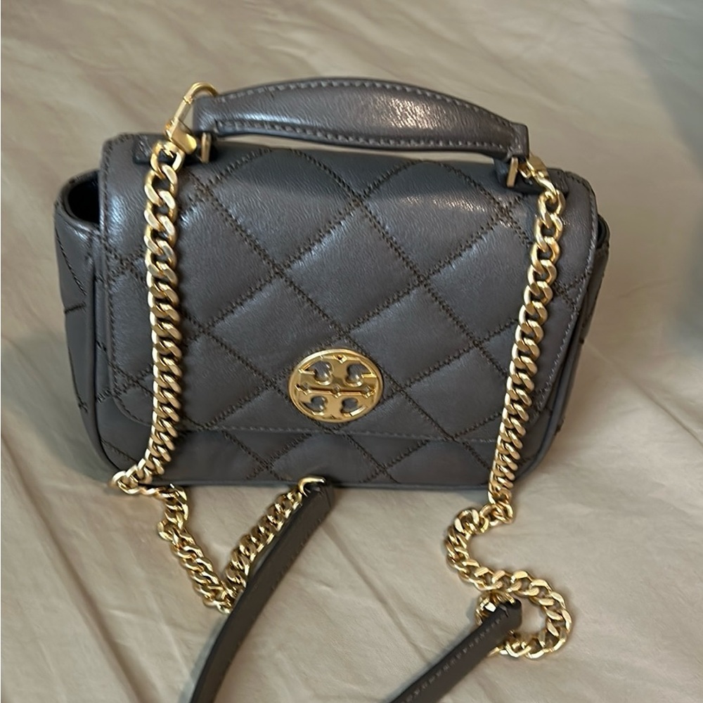 Tory  Burch crossed body excellent condition